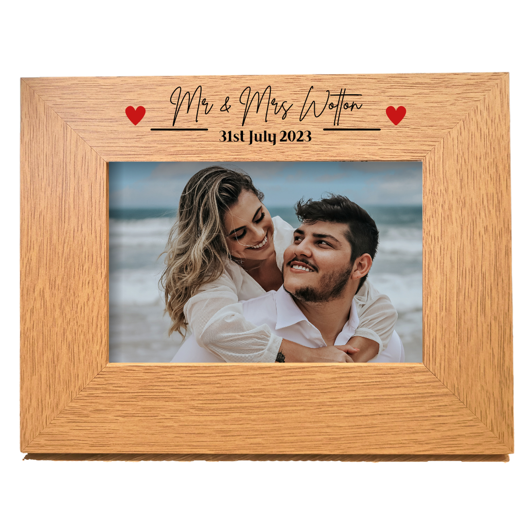 Second Ave Personalised Mr & Mrs Red Heart Oak 6x4 Landscape Picture Photo Frame Wedding Anniversary Gift